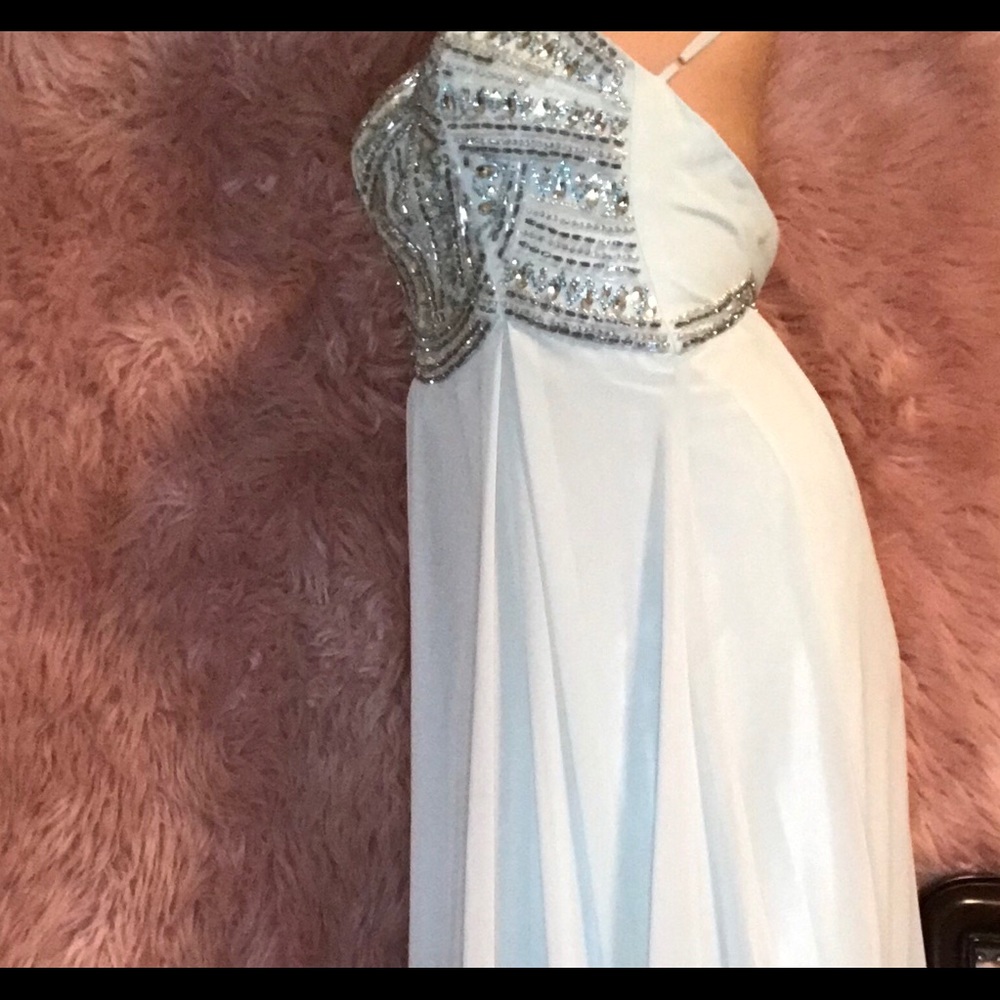 Dress - Picture 2 of 3